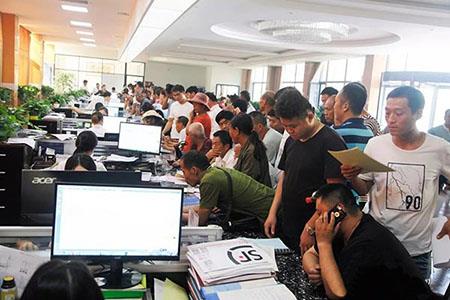 Henan yuntian comandă de turnare metalurgică de macara arata un blowout trend.jpg Henan yuntian metallurgical casting crane orders show a blowout trend.jpg