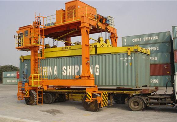 Container Transporter Macara portantă